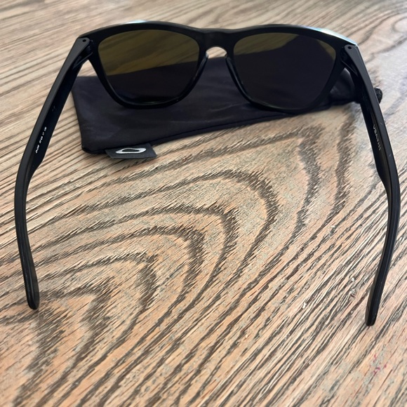 Oakley Frogskin Prizim black frame purple lense women’s - Picture 5 of 6